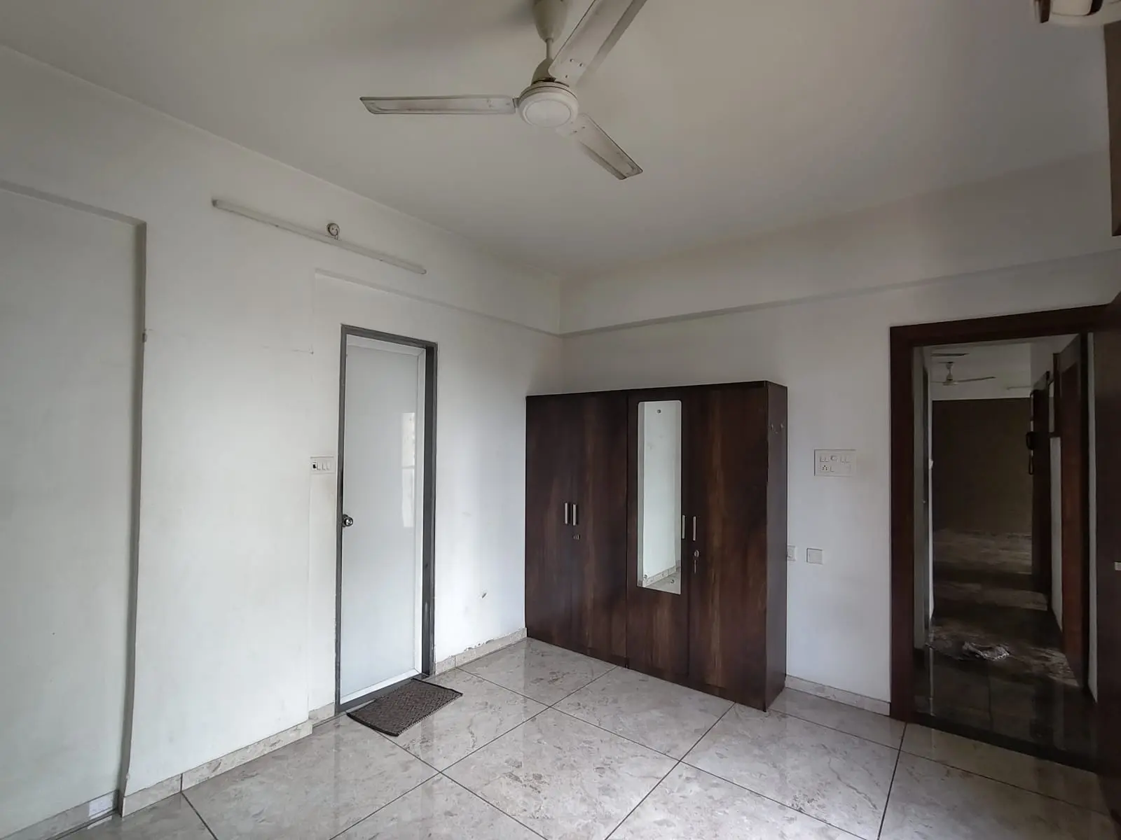 AVAILABLE 3 BHK FLAT FOR RENT