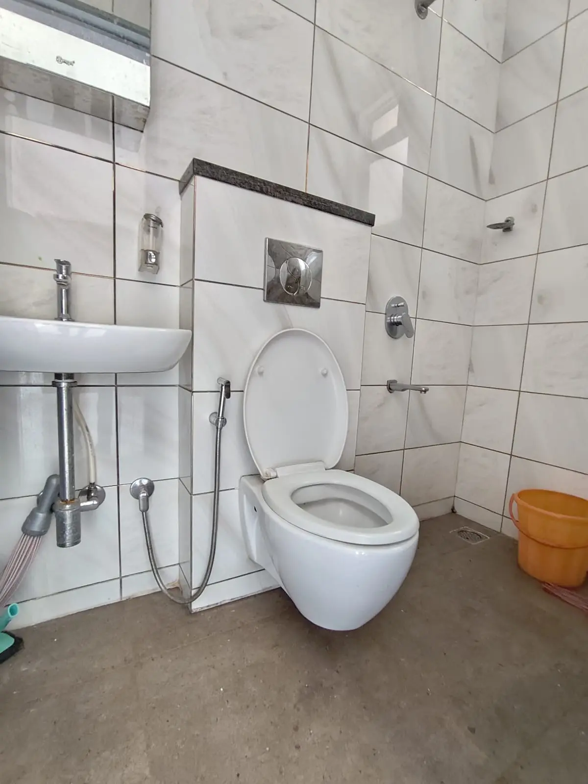 AVAILABLE 3 BHK FLAT FOR RENT